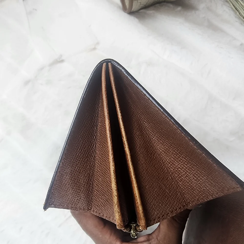 Louis Vuitton Long Wallet - Picture 4 of 9